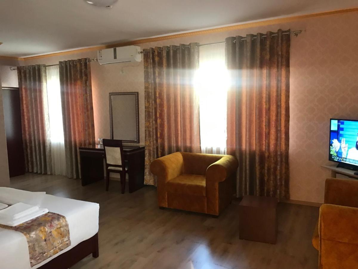 British Hotel بورغراديك المظهر الخارجي الصورة