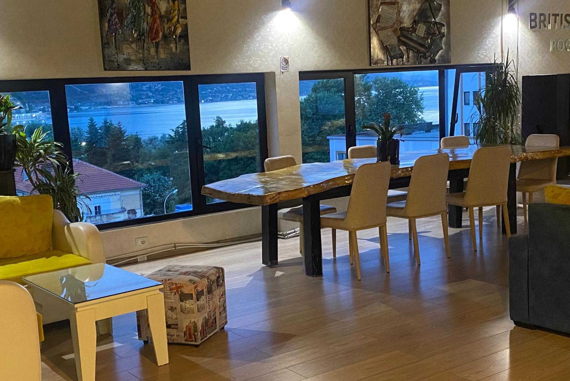British Hotel بورغراديك المظهر الخارجي الصورة