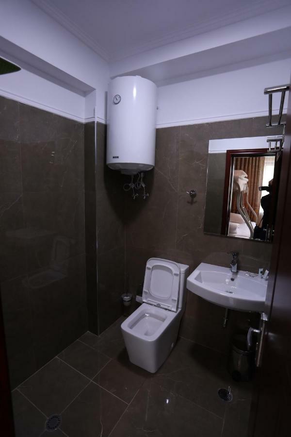 British Hotel بورغراديك المظهر الخارجي الصورة